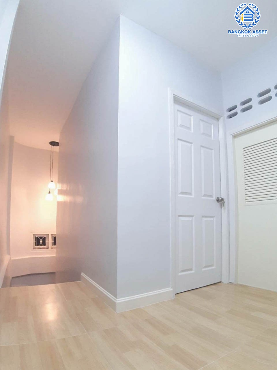 *****ทาวน์เฮ้าส์มือสองย่านนนทบุรี ม.ศุภากร บางกรวย-ไทรน้อย เนื้อที่ 18 ตร.ว. ฟังก์ชัน 3 ห้องนอน 2 ห้องน้ำ 1 ที่จอดรถ รีโนเวทใหม่ พร้อมเข้าอยู่ บนทำเลเชื่อมต่อถ.บางกรวย-ไทรน้อย, ถ.กาญจนาภิเษก, ถ.ชัยพฤกษ์ ในราคาคุ้มสุดในย่าน!